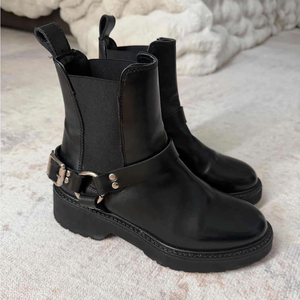 Like New Black Ankle Boots From Mexico